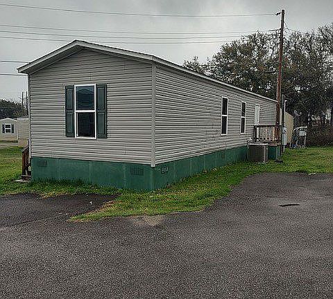 3rd image of 1751 Verna Lee Blvd Trailer 9