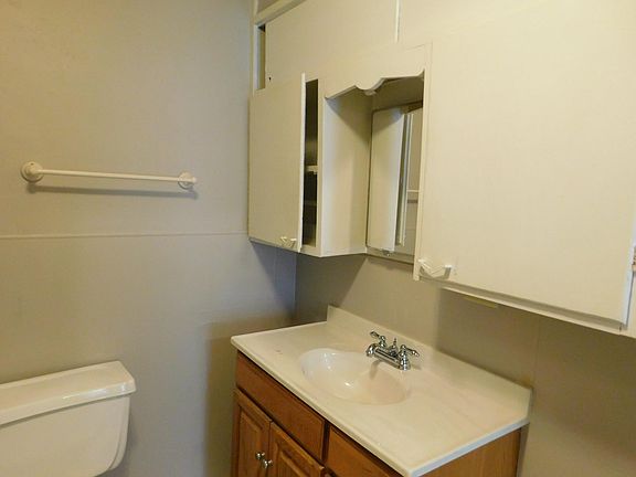 5th image of 502 W Carr Ave