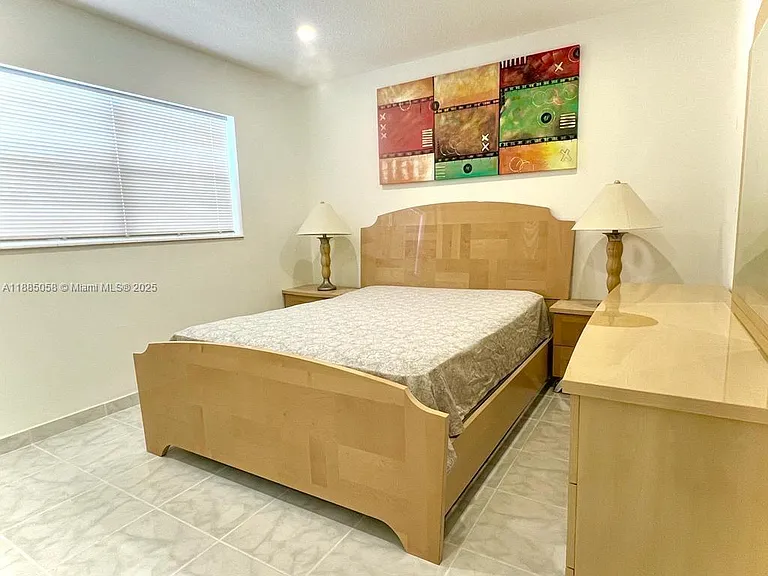 5051 W Oakland Park Blvd #204 — Photo 15