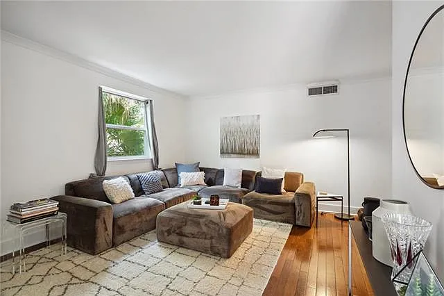 1430 Jackson Ave #205 — Photo 5
