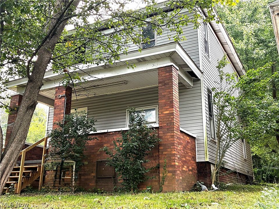 2nd image of 410 Blakeley St