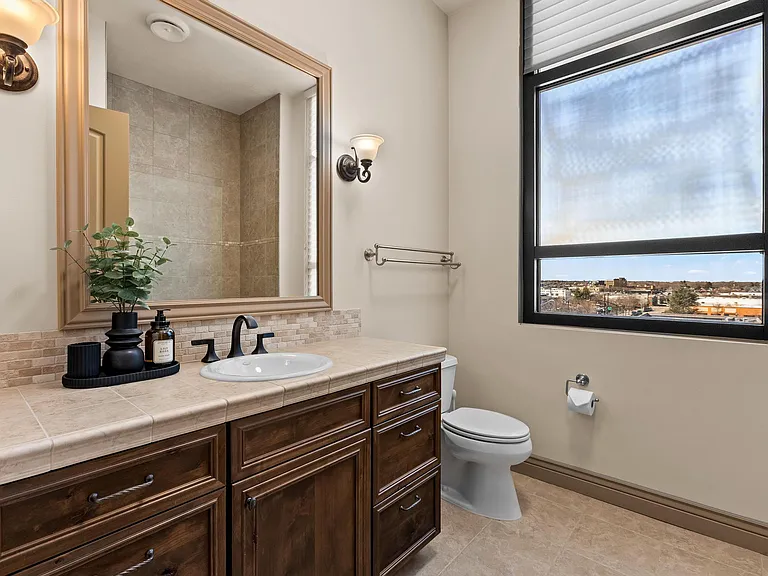 1112 W Main St #406 — Photo 31