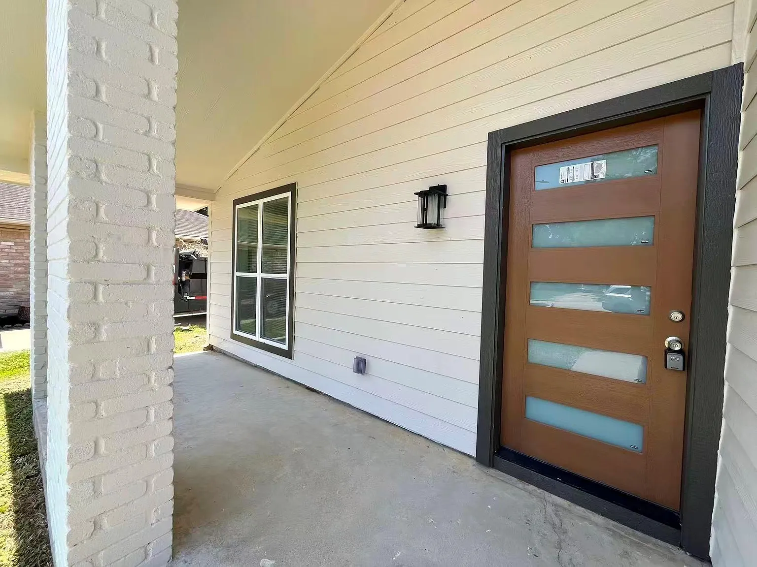 3 bed, 2.0 bath, 1574 sqft, $2,350 — Photo 3
