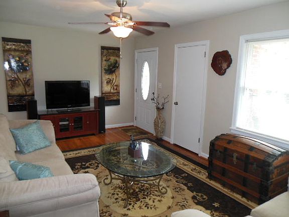 4th image of 3651 Bunker Hill Dr