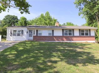 8 NW 67th St, Gladstone, MO 64118