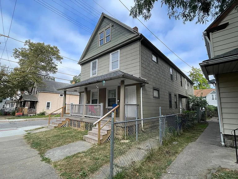 4420 Bush Ave — Photo 3