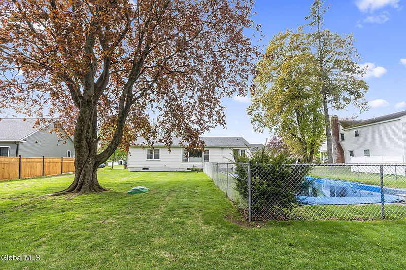 3rd image of 13 Pershing Road