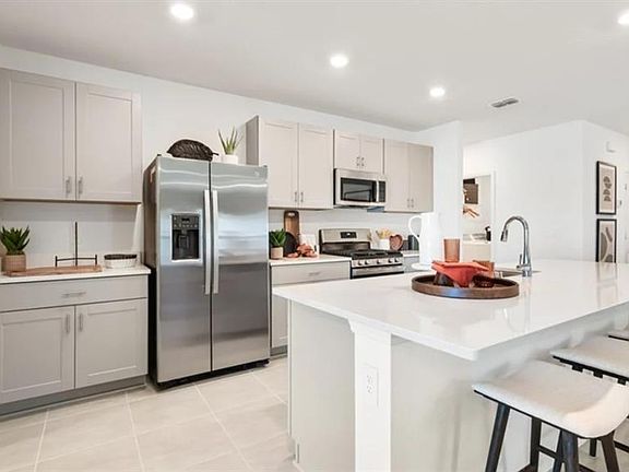 2nd image of 13329 COMMONS AVENUE