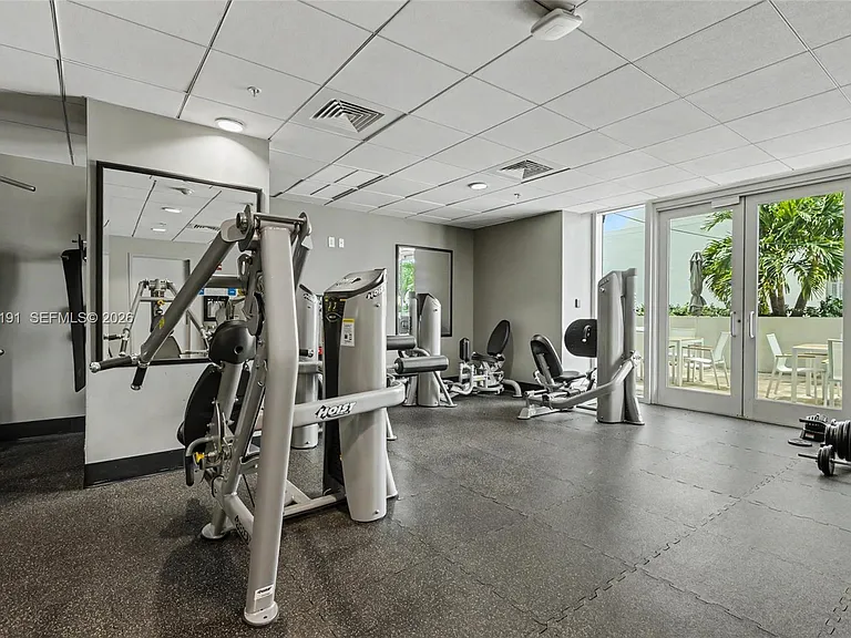 2275 Biscayne Blvd #1004 — Photo 28