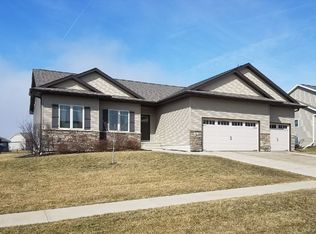 713 Bergamot Ln, Solon, IA 52333