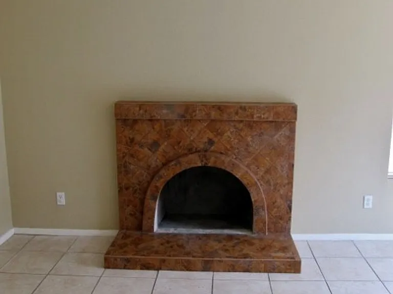 823 Plaza Encanto — Photo 10