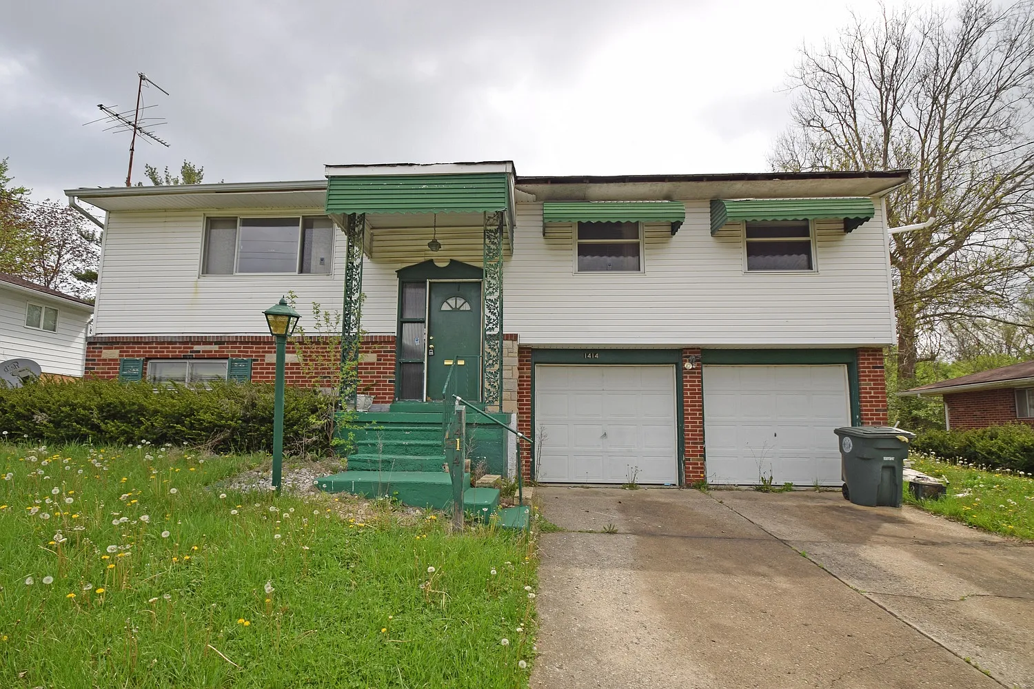 1414 Blairwood Ave photo 1