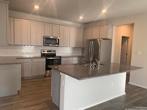 3rd image of 6131 Longhurst Way