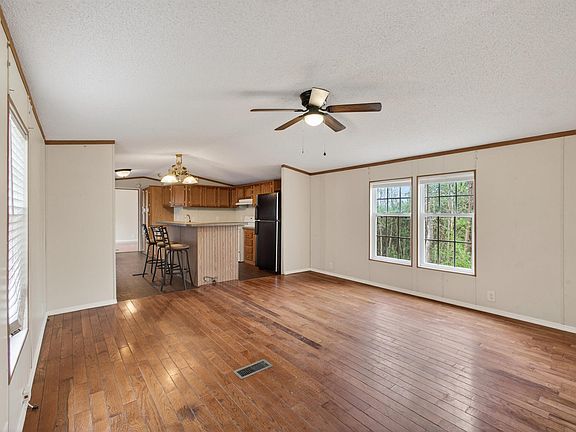 4th image of 657 Highway 253