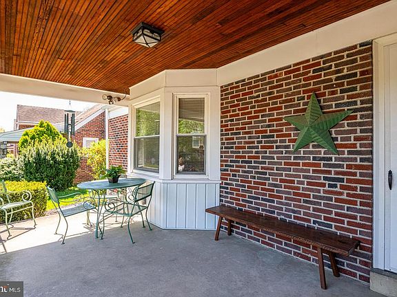 3rd image of 920 Brighton Ave