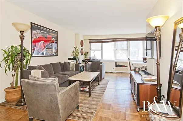 Rented by Buchbinder & Warren | media 23