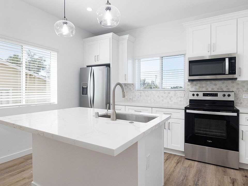 1st image of 2818-2826 1/2 Prospect St #2822