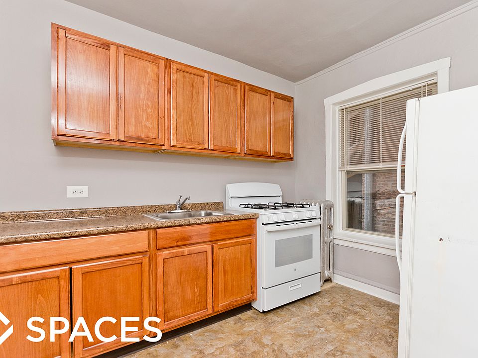 1st image of 4033 W Melrose St APT 1W
