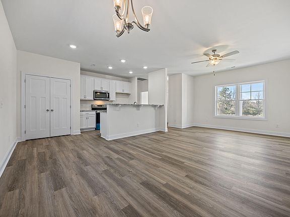 3rd image of 61 Powell Farm Rd