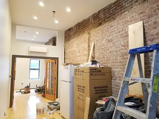 Rented by MCR Realty | media 24