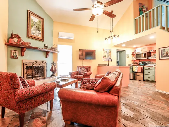 275 FORT CLARK RD, Brackettville, TX 78832