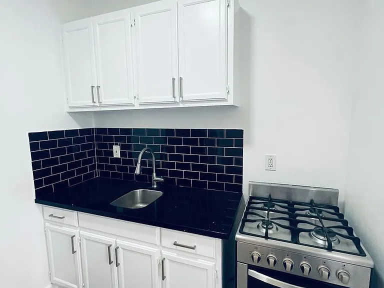 Gem Glendale — Photo 18