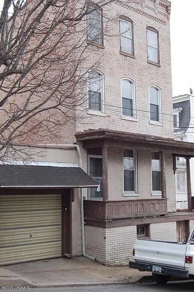 701 N Cherry St photo 1