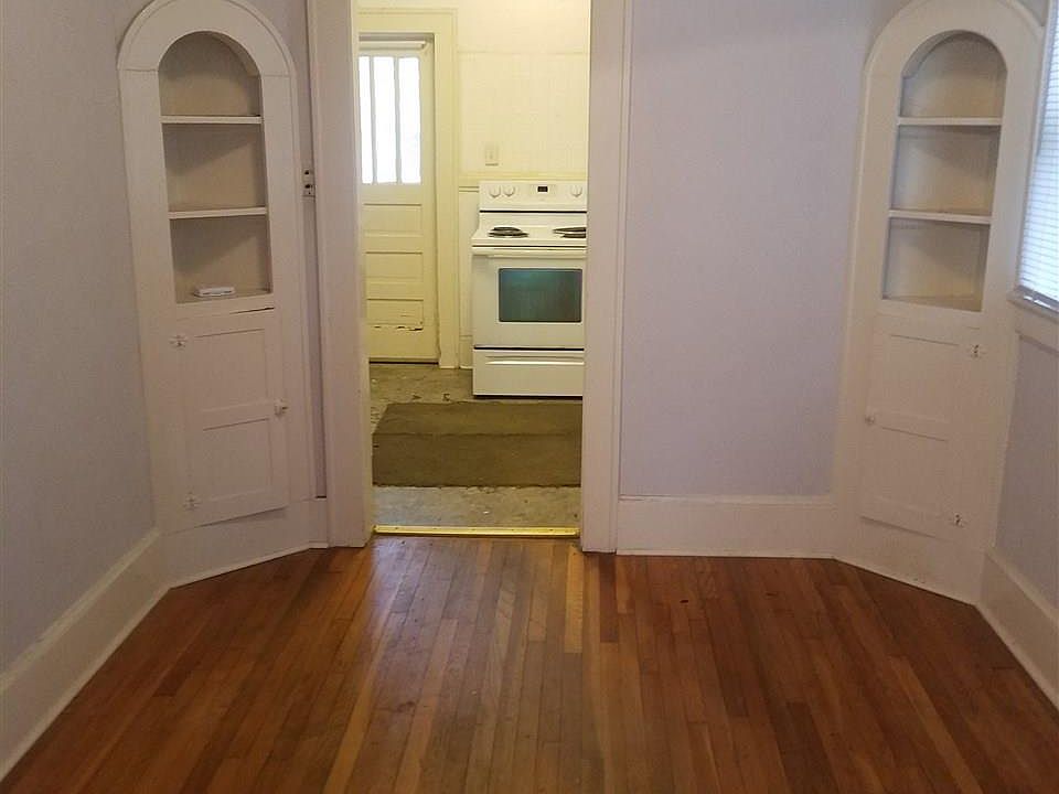 2nd image of 410 Bon Air Ave