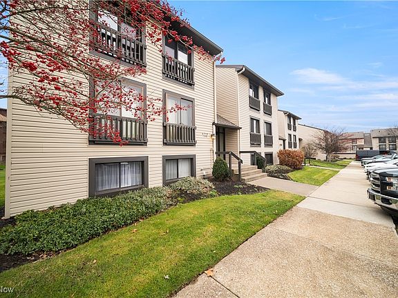 3rd image of 6250 Greenwood Pkwy APT 102