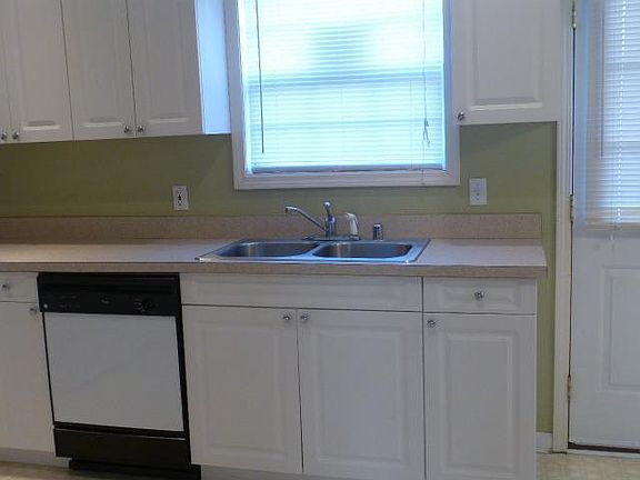 4th image of 2559 Mackenzie Ln #2559-2561