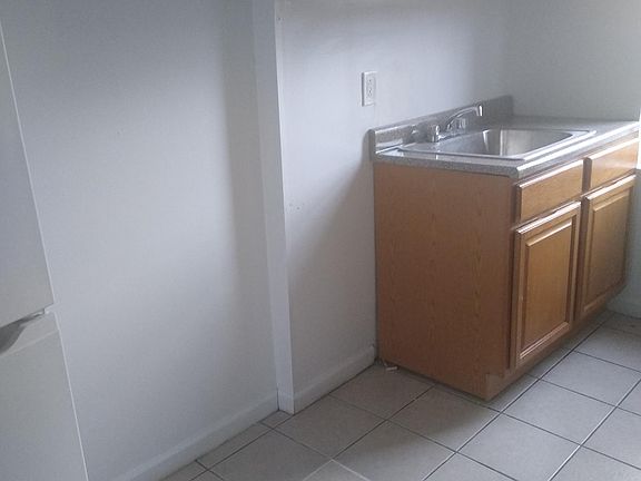 5th image of 2769 University Ave APT 3A