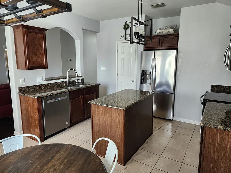 212 Judge King Dr — Photo 7
