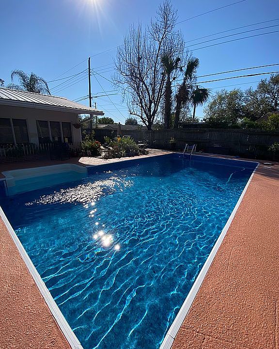 1st image of 3305 Barbara Ln