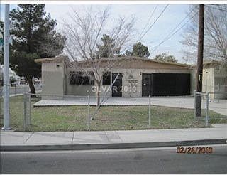 2nd image of 1211 Eastwood Dr