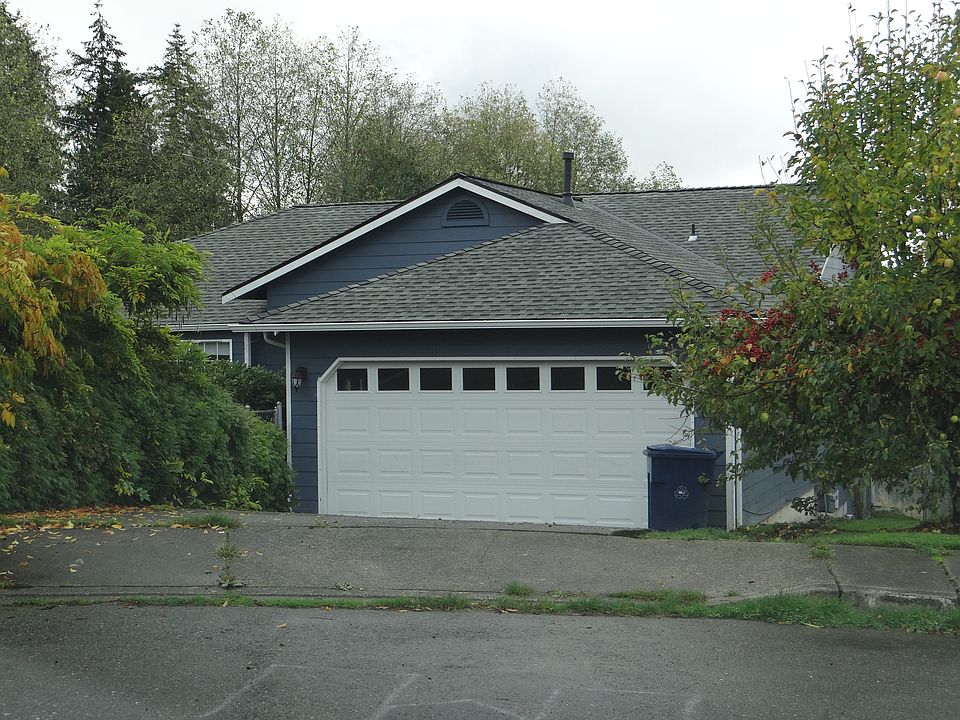 Rambler style home with western view