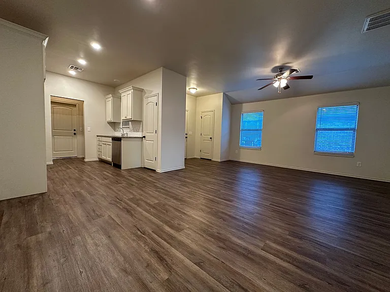 412 Chalk Hill Ct — Photo 15