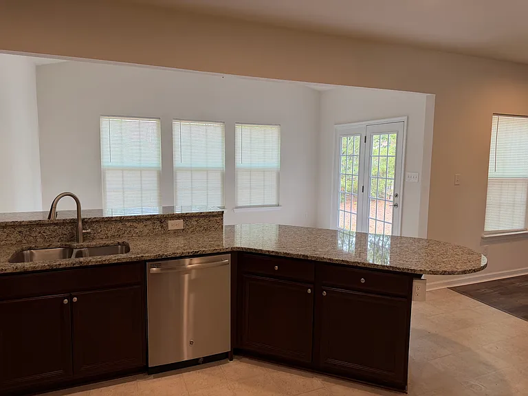 304 Sea Pine Dr — Photo 7