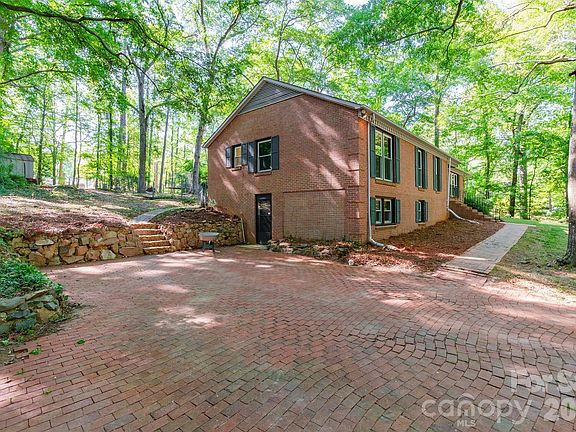 3rd image of 513 Mountainbrook Rd