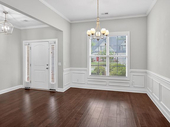 5th image of 3915 Berkshire Way