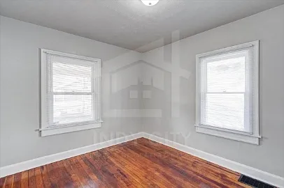 815 N Centennial St — Photo 10