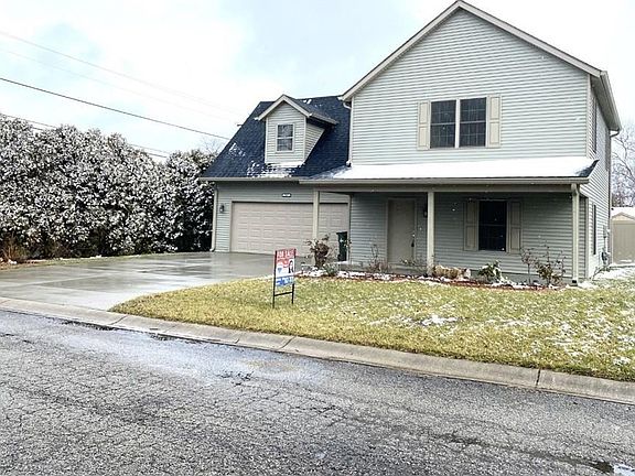 2nd image of 902 S Creek Dr W