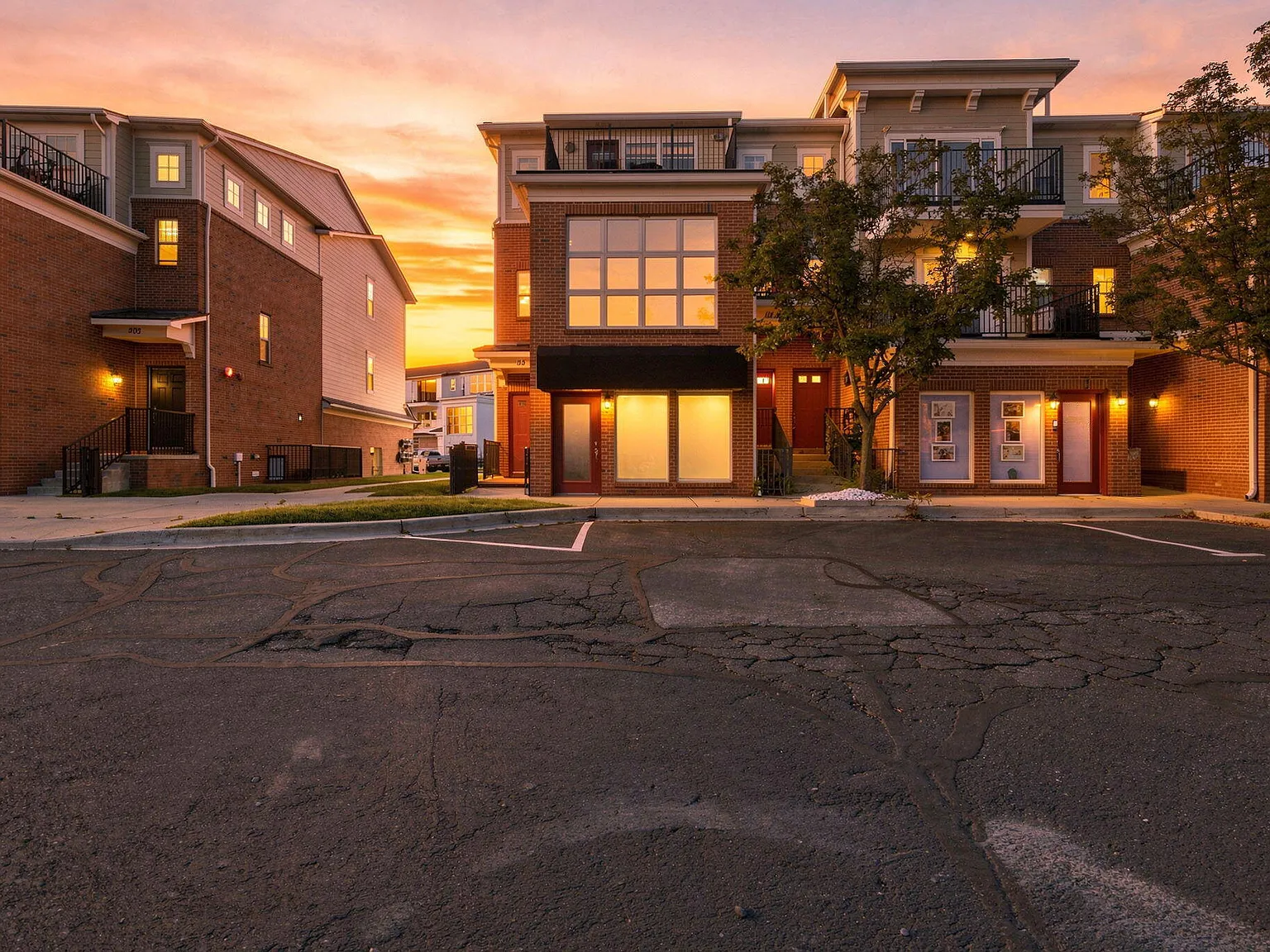 2 bed, 2.0 bath, 1570 sqft, $1,750 — Photo 1