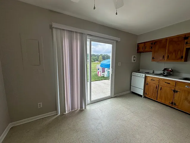 3070 Maiden Ln — Photo 4