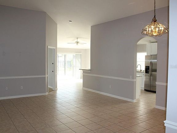 5th image of 4752 Windsor Ave