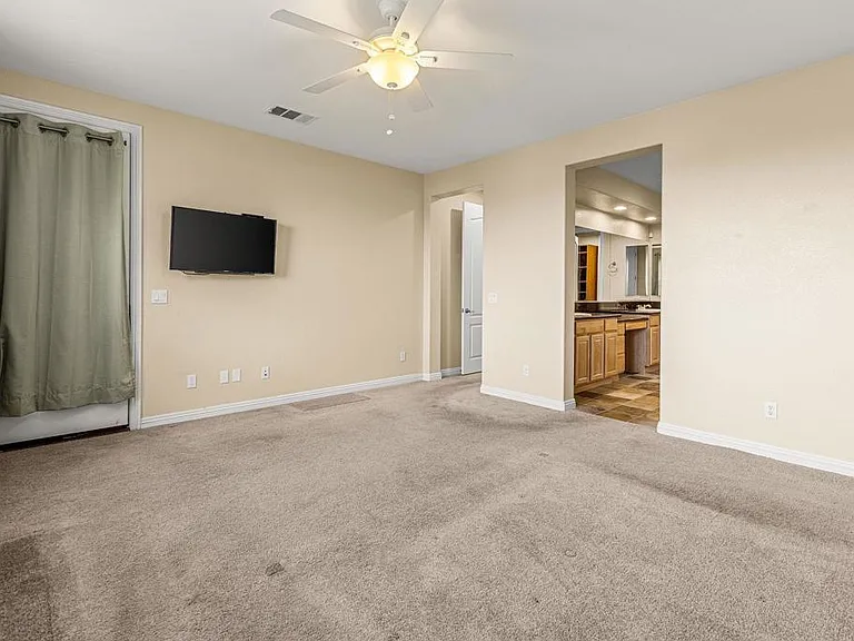 851 Antilla Way — Photo 16