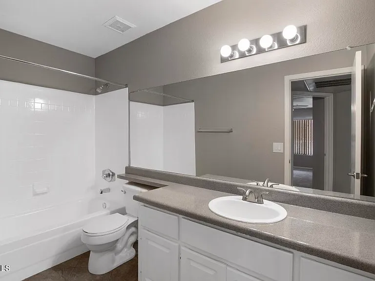 2025 E Campbell Ave #233 — Photo 8