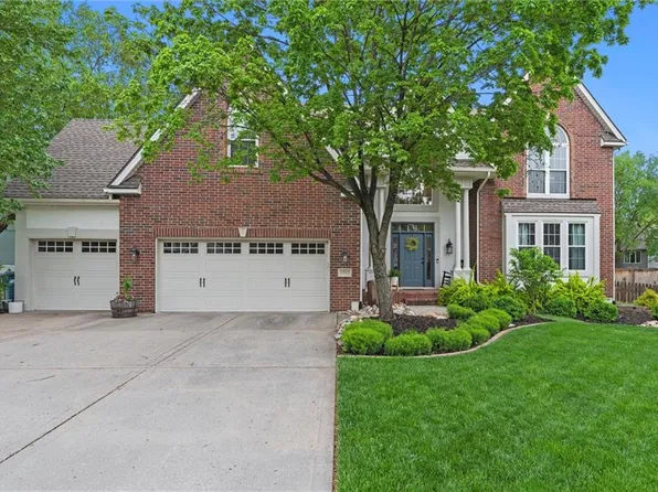 1307 Old Trail Rd, Liberty, MO 64068