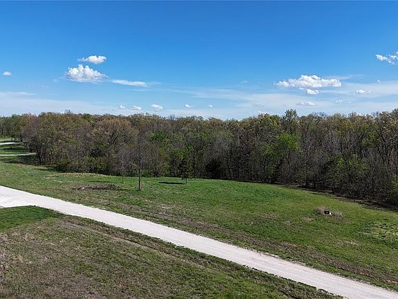 3rd image of 124 Merz Meadows Dr