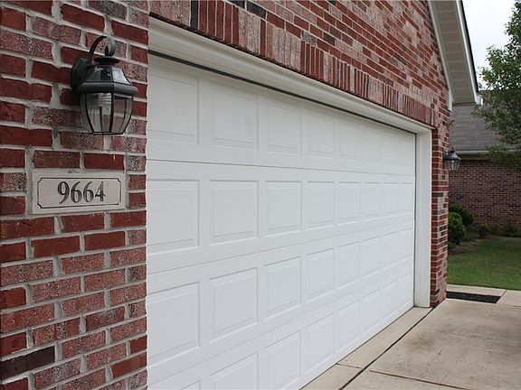 5th image of 9664 E Woodsong Ln