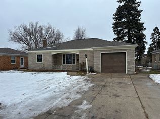 1575 Foeller Dr, Green Bay, WI 54302